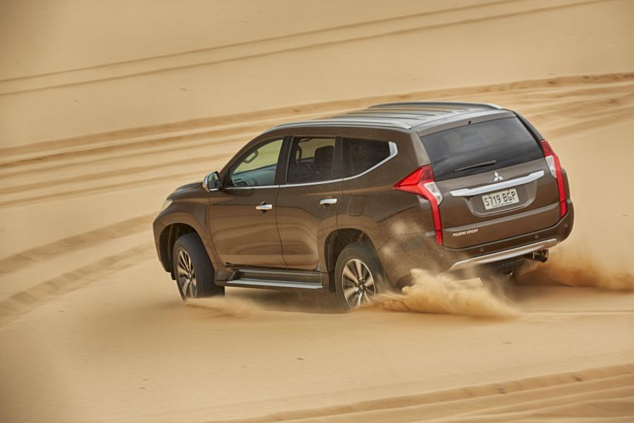  Mitsubishi Pajero Sport GLS 2015 года  (AU) (фото 6 из 8)